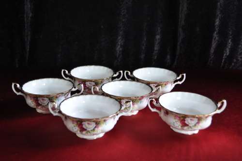 Royal Albert "Celebration" Part Dinner Set (44 Piece)  --  Collections or Courier Please!!