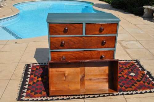 Veneer Chest Of Drawers.   ---   Collections Only!!