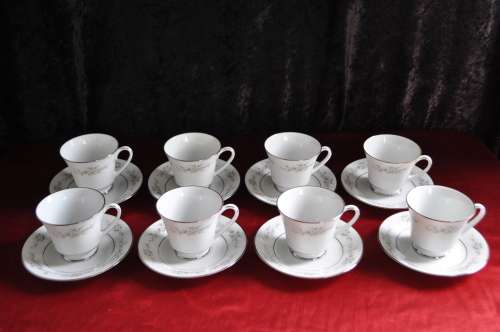 Noritake "Melissa" 59 Piece Part Dinner Set.  --  Collections or Courier Please!