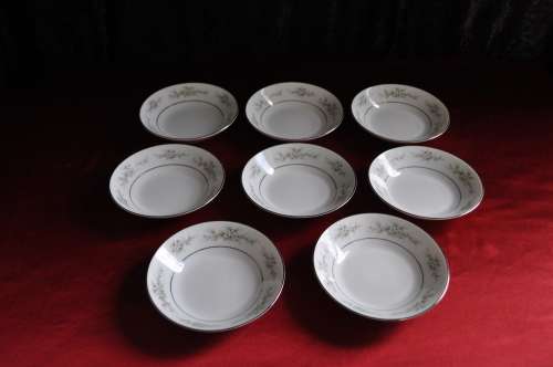 Noritake "Melissa" 59 Piece Part Dinner Set.  --  Collections or Courier Please!