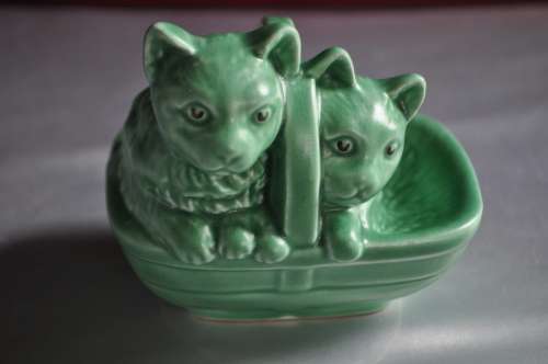 Sylvac 1296 Kittens In A Basket