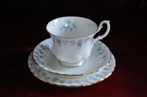 Royal Albert "Memory Lane" 40 Piece Tea Set.  ---   Collections or Courier Please!!