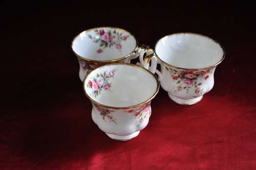 Royal Albert "Cottage Garden" 39 Piece Tea Set  -- See Description  -  Collections or Courier