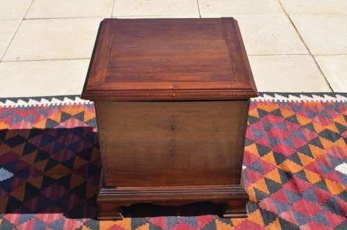 Commode With Porcelain Bucket    -----    Collections Only!!