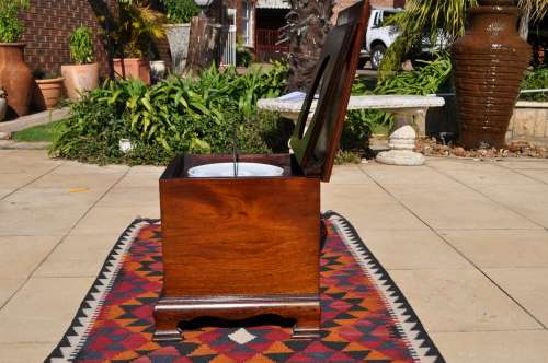 Commode With Porcelain Bucket    -----    Collections Only!!