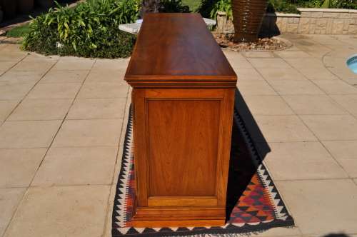Oak Sideboard By Drexel USA Heritage Collection   ----   Collections Only!!!