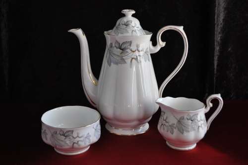 Royal Albert "Silver Maple" Large Coffee Pot, Milk & Sugar.