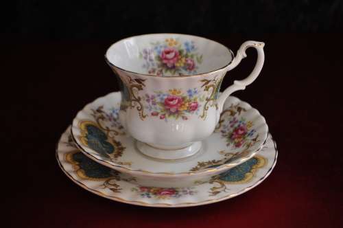 Royal Albert "Berkeley" Trio