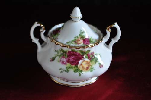 Royal Albert "Old Country Roses" Lidded Sugar Bowl