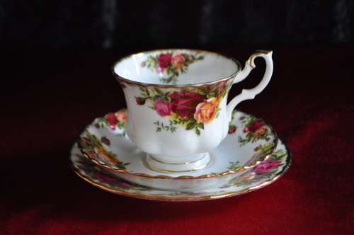Royal Albert "Old Country Roses" Trio