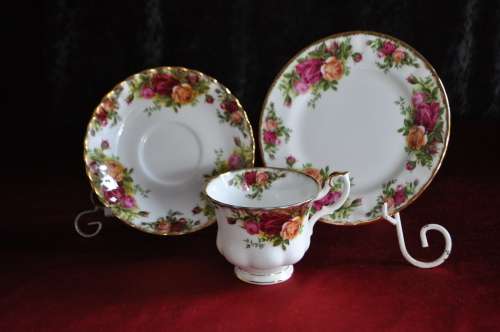 Royal Albert "Old Country Roses" Trio