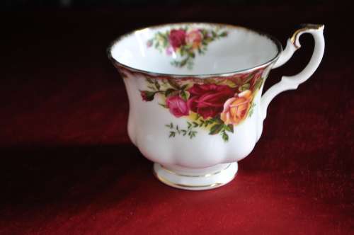 Royal Albert "Old Country Roses" Trio