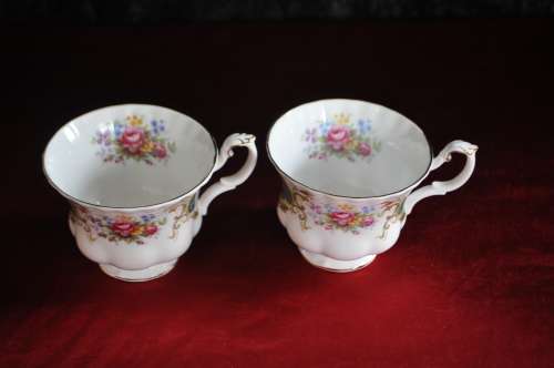 Royal Albert "Berkeley" 21 Piece Tea Set & 6 x Spoons.  ---  Collections or Courier Please!
