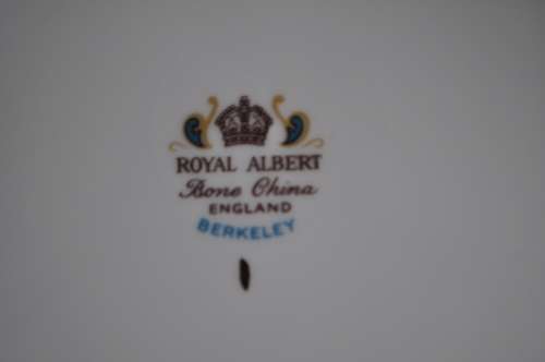 Royal Albert "Berkeley" 21 Piece Tea Set & 6 x Spoons.  ---  Collections or Courier Please!