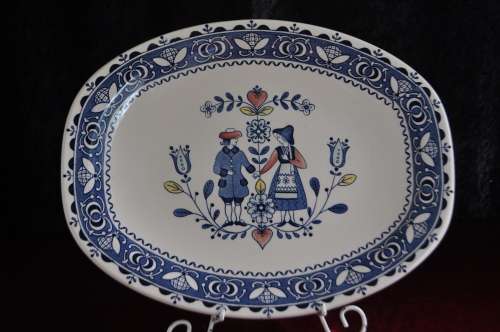Staffordshire "Hearts & Flowers" Serving Plate ---  Collections or Courier Please!