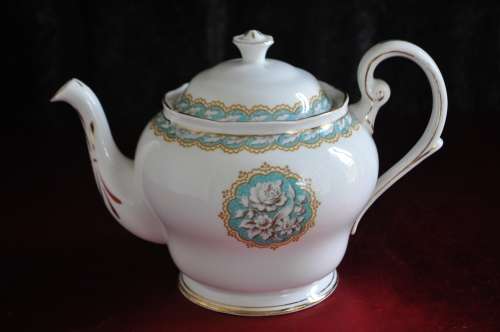 Royal Standard "Fascination" Tea Pot.    ----    Collection or Courier Please!