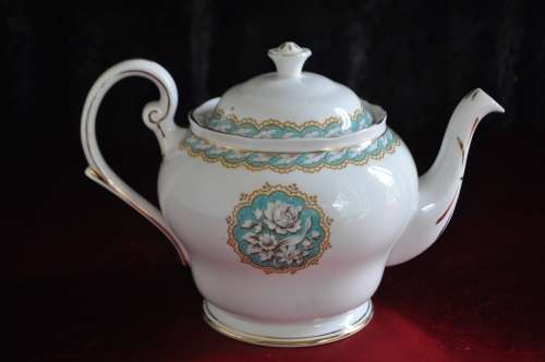Royal Standard "Fascination" Tea Pot.    ----    Collection or Courier Please!