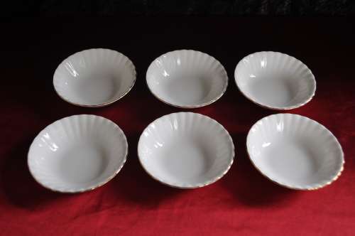 Royal Albert "Val D'or" 6 x Dessert Plates.    ----    Collections or Courier Please!