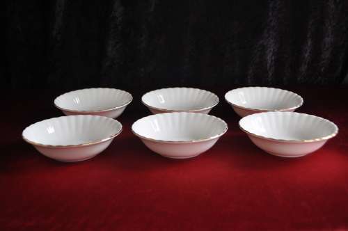 Royal Albert "Val D'or" 6 x Dessert Plates.    ----    Collections or Courier Please!