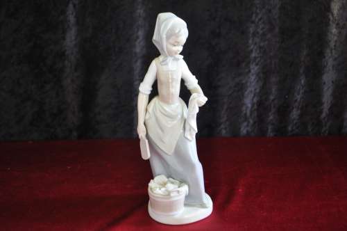 NAO Figurine