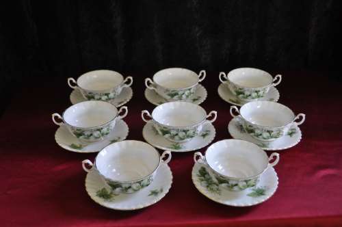 Royal Albert "Trillium" 56 Piece Dinner Set.   Collection or Courier Please.