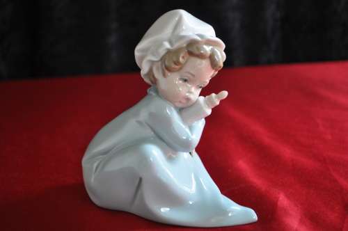 Lladro Retired Figurine Baby With Feeding Bottle