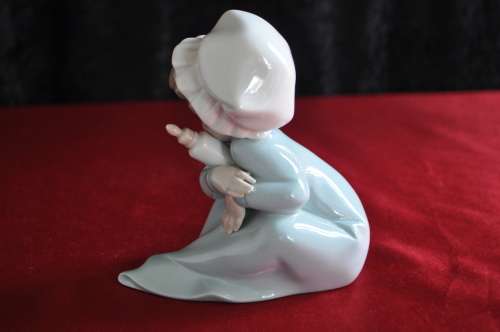 Lladro Retired Figurine Baby With Feeding Bottle