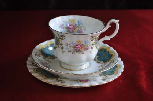Royal Albert "Berkeley" Trio  - Damage to the cup see pics!!