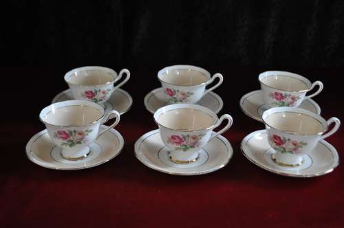 Royal Albert Unnamed 15 Piece Coffee Set ----   Collections or Courier Please!!
