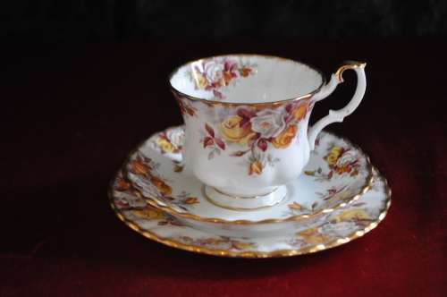 Royal Albert "Lenora" Trio