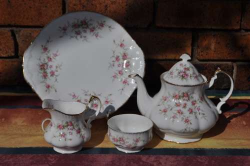 Paragon "Victoriana Rose" Tea Pot, Cake Plate, Milk & Sugar.