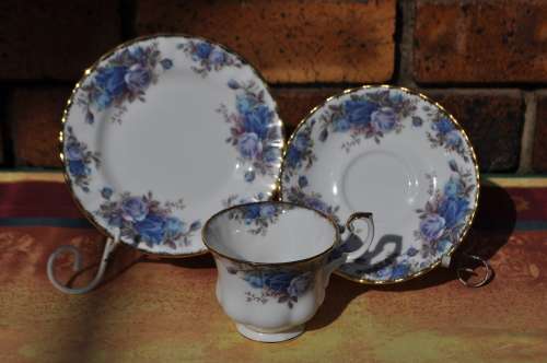 Royal Albert "Moonlight Rose" Trio