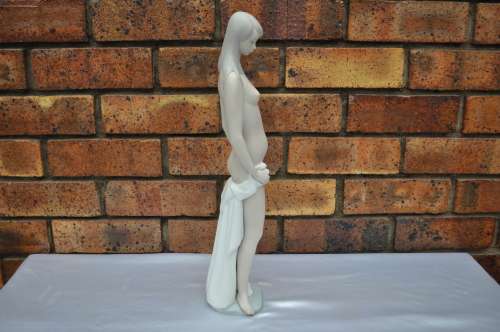 Lladro Nude Matt Finish 4511 Statue