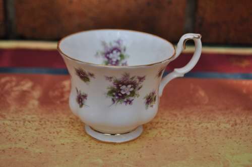 Royal Albert "Sweet Violet" 40 Piece Tea Set.   Collection or Courier Please!!