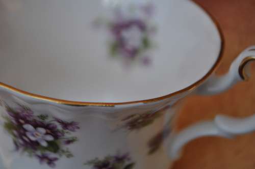 Royal Albert "Sweet Violet" 40 Piece Tea Set.   Collection or Courier Please!!
