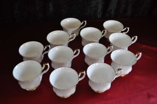 Royal Albert "Val D'or" 39 Piece Tea Set.    -----  Collection or Courier Please!