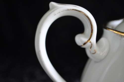 Royal Albert "Tea Rose" Tea Pot 8 Cups.
