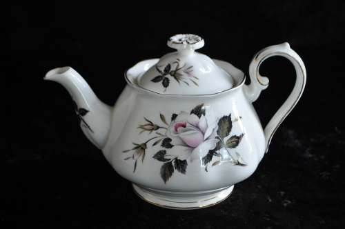 Royal Albert "Queens Messenger" Tea Pot For Two.