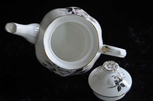 Royal Albert "Queens Messenger" Tea Pot For Two.