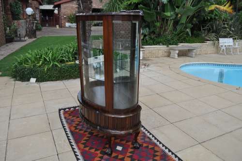 Imbuia Ball & Claw Display Cabinet  --  Collections Only!!