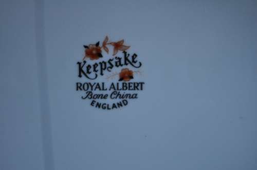 Royal Albert Gravy Boat & Saucer `Keepsake`