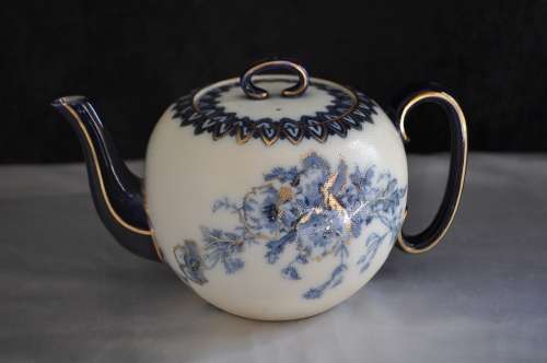 Doulton Burslem Tea Pot.  U S Pattern 314002.  (1891-1902)