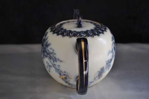 Doulton Burslem Tea Pot.  U S Pattern 314002.  (1891-1902)