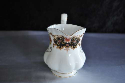 Royal Albert "Heritage" 22 Piece Tea Set