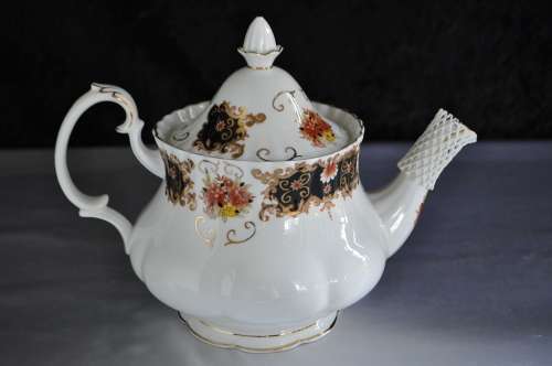 Royal Albert "Heritage" 22 Piece Tea Set