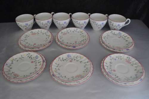 Johnson Bros. "Summer Chintz" 6 x Trio's