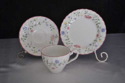 Johnson Bros. "Summer Chintz" 6 x Trio's