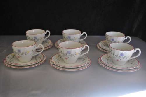 Johnson Bros. "Summer Chintz" 6 x Trio's