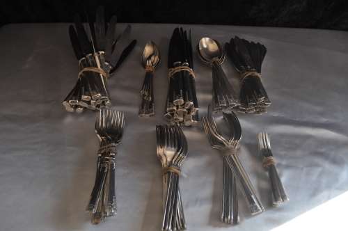 Rogers & Son Sheffield England 96 Piece Cutlery Set "Lucy"