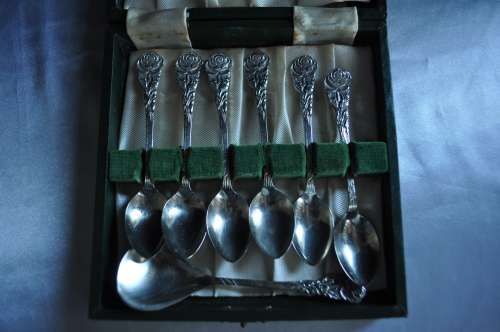 Vintage Boxed Teaspoon Set.